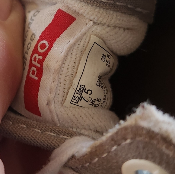 VANS SHOES - Picture 3 of 4